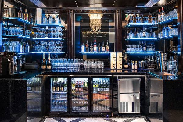 A Touch More Class (Sídney, Australia)