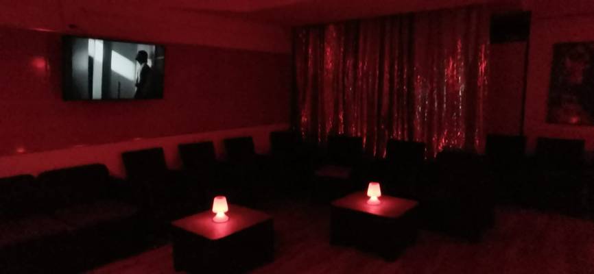 Amphibi (París, Francia)