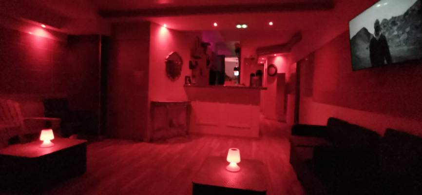 Amphibi (París, Francia)