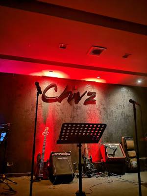Chivz Lounge Bar (Manila, Filipinas)