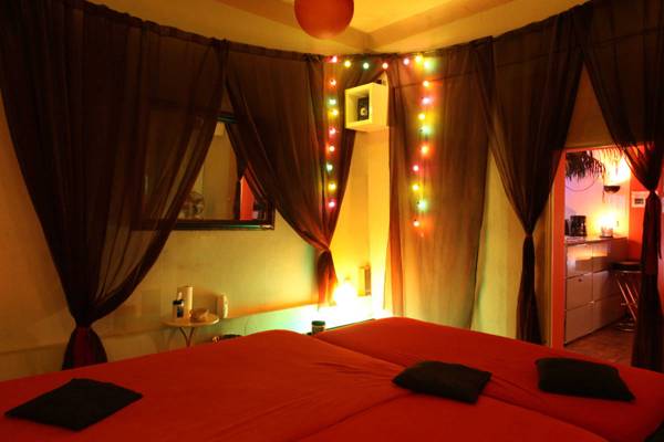 Club 44 - Kino Bar Zimmer (Berlín, Alemania)