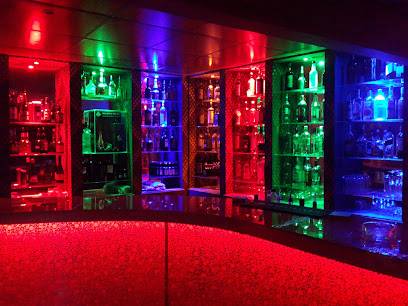 Diamonds Strip Club (Ayia Napa, Chipre)