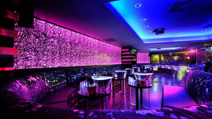 Divina Gentlemen's Club (Budapest, Hungría)