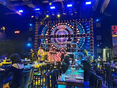 Dos Phnom Penh (Phon Phen, Camboya)