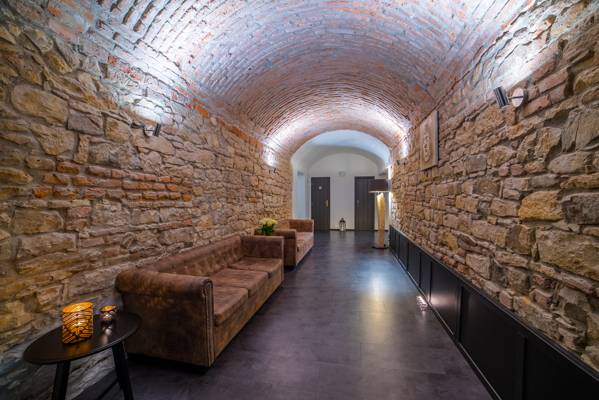 Erotické Masáže Matahari Salon (Praga, Chequia)