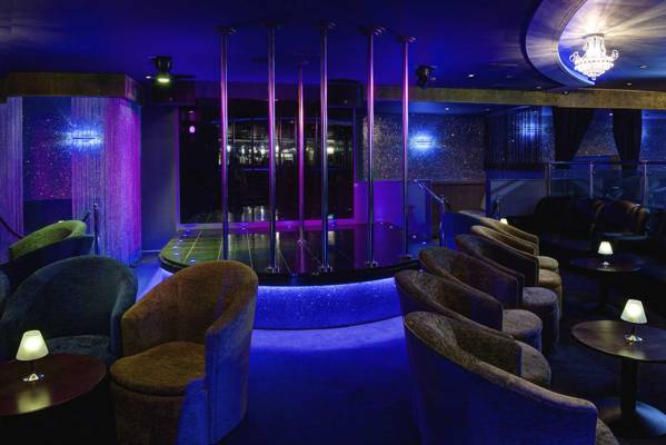 For Your Eyes Only (Cardiff, Reino Unido)