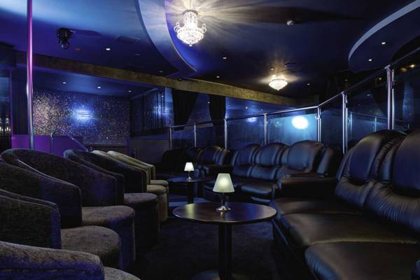 For Your Eyes Only (Cardiff, Reino Unido)