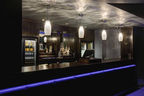 For Your Eyes Only (Cardiff, Reino Unido)