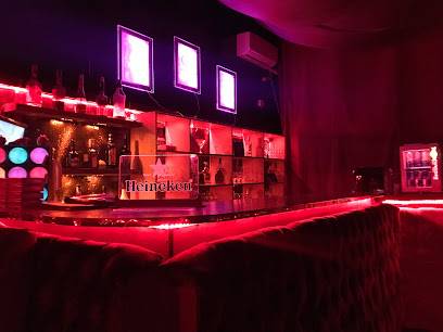 Golden Dolls (Almatý, Kazajstán)