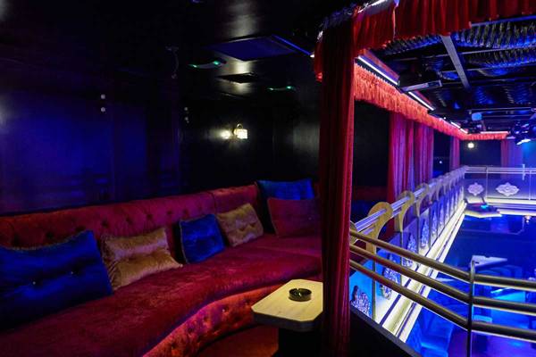 Kinky Opera Live Show Theatre (Atenas, Grecia)