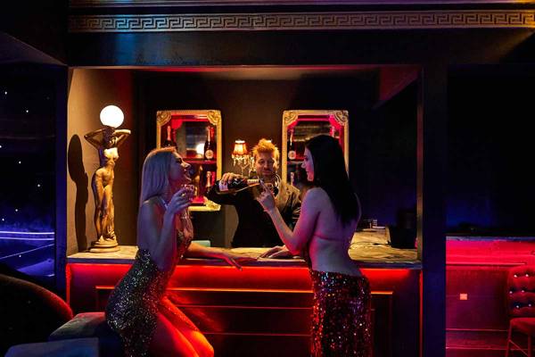 Kinky Opera Live Show Theatre (Atenas, Grecia)