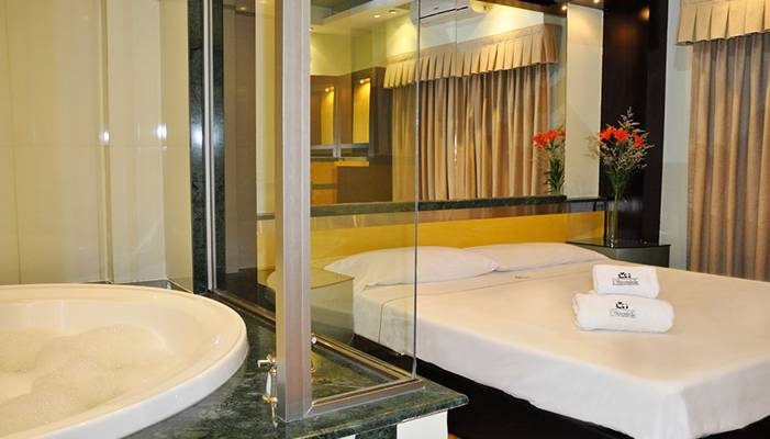 L' Hirondelle (Buenos Aires, Argentina)