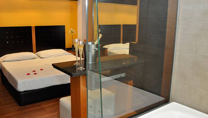 L' Hirondelle (Buenos Aires, Argentina)