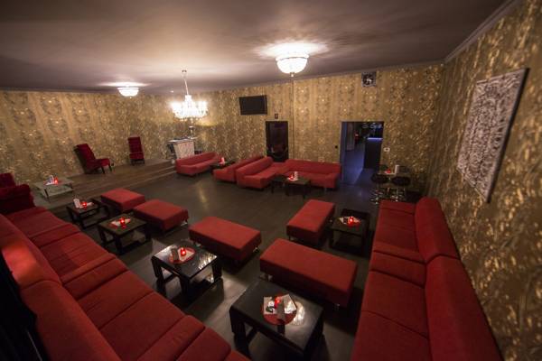 La Madame, Klub Jen Pro Ženy (Praga, Chequia)