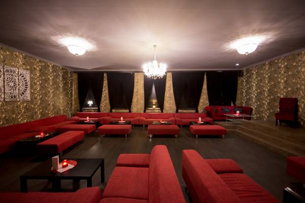 La Madame, Klub Jen Pro Ženy (Praga, Chequia)