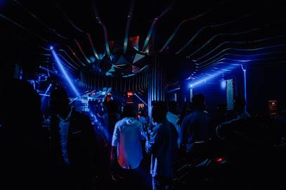 Le Regina Dubai Super Club (Abu Dabi, Emiratos Árabes Unidos)