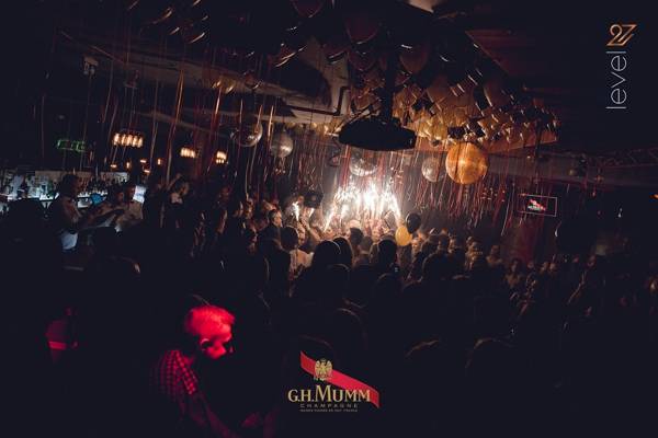 Level 27 (Varsovia, Polonia)