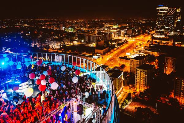Level 27 (Varsovia, Polonia)
