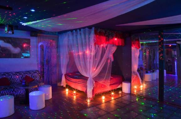 L'oasis Club Libertin Cannes (Cannes, Francia)