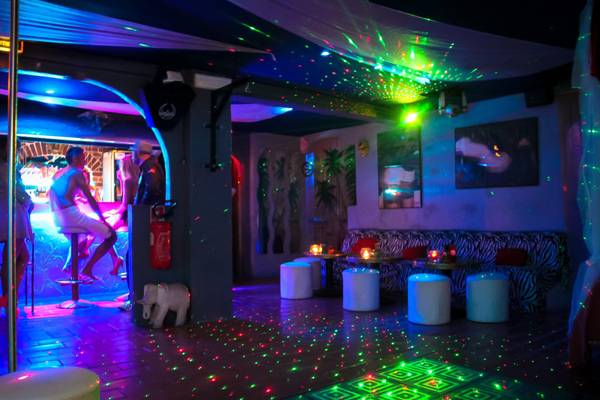 L'oasis Club Libertin Cannes (Cannes, Francia)