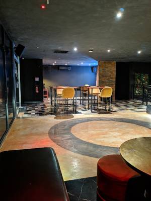 Midnyte Club (Duala, Camerún)