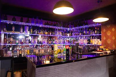 Queens Of The North (Atenas, Grecia)