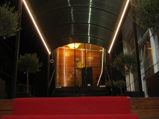 Queens Of The North (Atenas, Grecia)