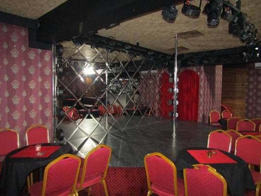 Queens Of The North (Atenas, Grecia)