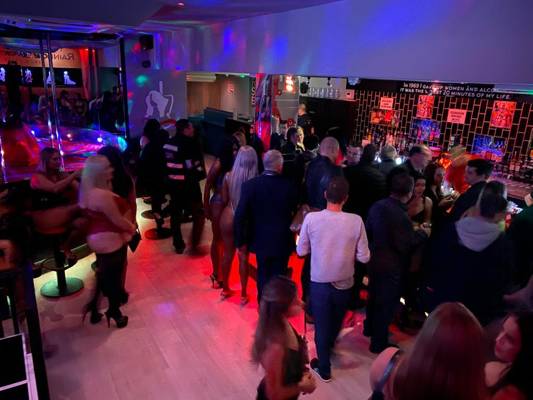 Rainbow Sports Bar (Londres, Reino Unido)