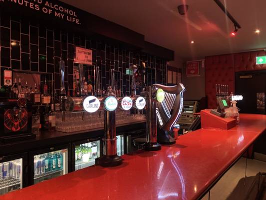 Rainbow Sports Bar (Londres, Reino Unido)