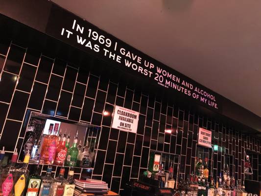 Rainbow Sports Bar (Londres, Reino Unido)