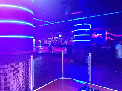 Raskey Night Club (Abu Dabi, Emiratos Árabes Unidos)