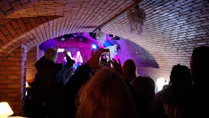 Red Cat Cabaret Club (Bratislava, Eslovaquia)