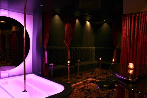 Red Lips Nachtclub, Bar Und Cabaret In Zürich (Zúrich, Suiza)