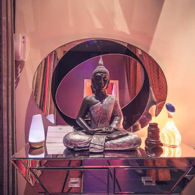 Salon De Massage Naturiste - Suiteroom-spa (París, Francia)