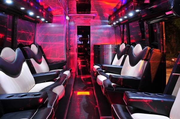 Strip Party Bus (Sofía, Bulgaria)