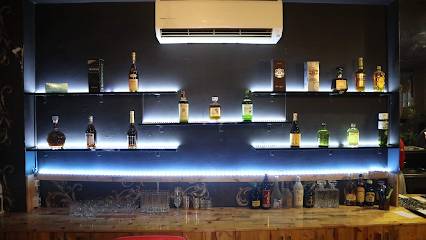 Stylish Bar Alice (Hanói, Vietnam)